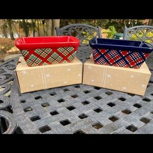 NEW-2-Retired Christmas & 4th of July 12oz Temptations Bakers